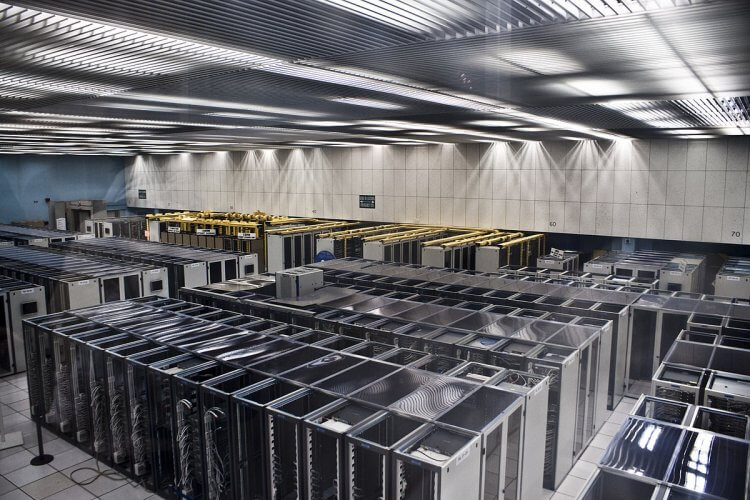 Data Center wikimedia commons