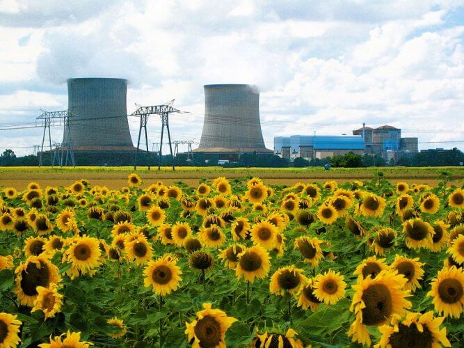 Centrale-nucleaire-Saint-Laurent-des-Eaux