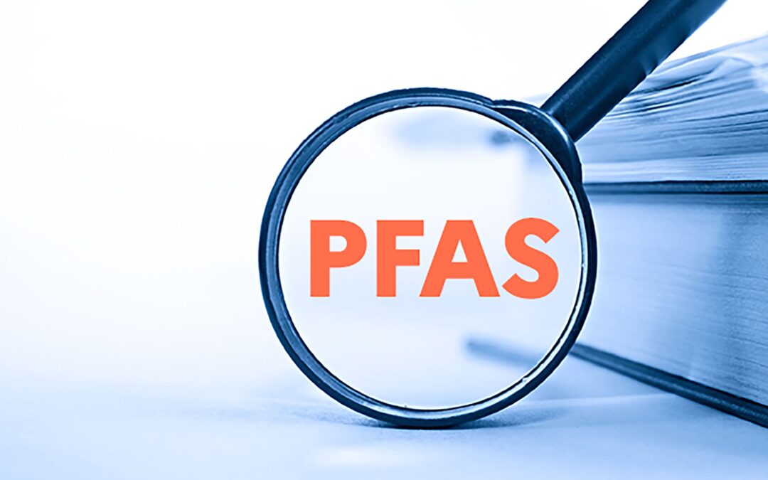 Voici comment éliminer certains polluants éternels de votre eau potable à domicile