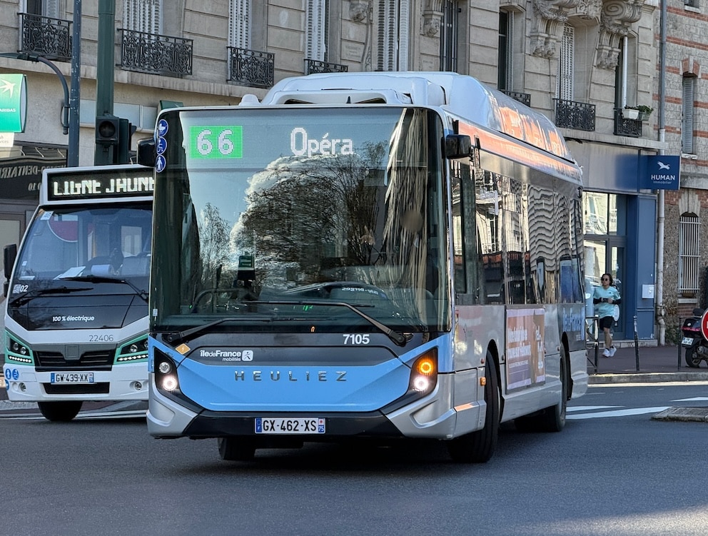 A Paris, les bus n’arrivent plus à circuler A Paris, les bus n’arrivent plus à circuler